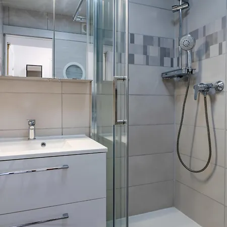 Le Trimaran-4 By Interhome *